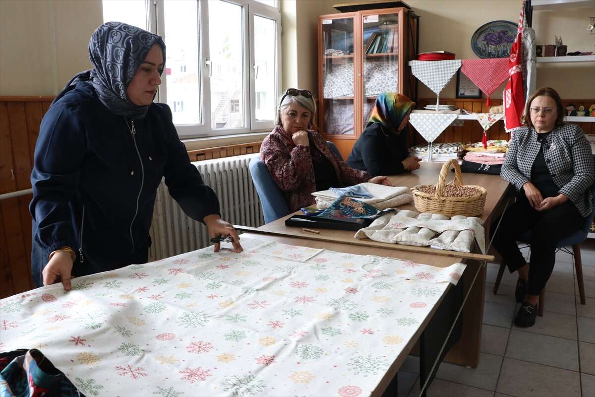 Kiraz çekirdekleri gelir kapısı oldu! Kadınlar ısıtma yastığı yapıyor 3